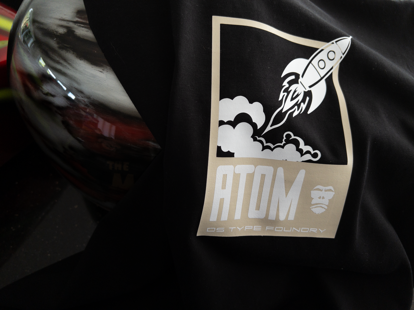 10033 Atom Retro Rocket
